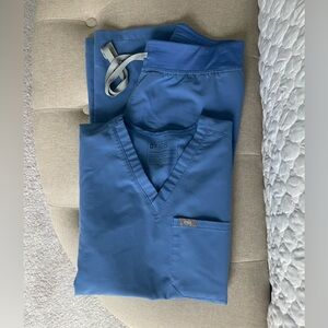 Figs ceil blue scrubs size XXS
